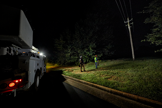 M18™ Utility Remote Control Search Light Image 3