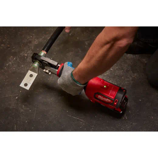 M18™  FORCE LOGIC™ 600 MCM Crimper Image 3