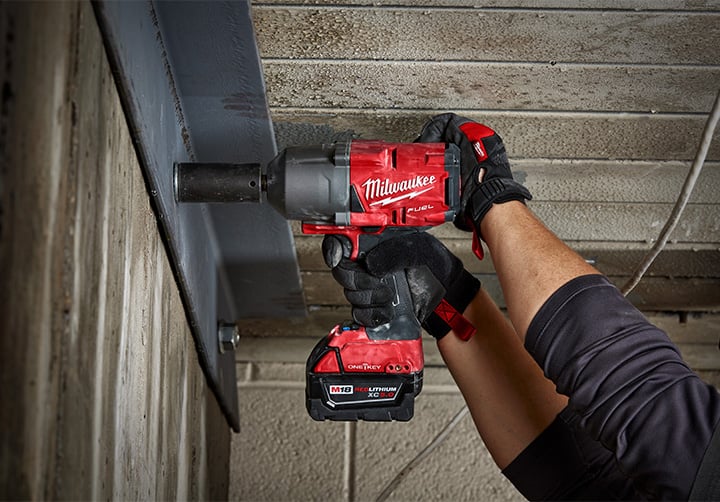M18 FUEL™ w/ ONE-KEY™ High Torque Impact Wrench 1/2