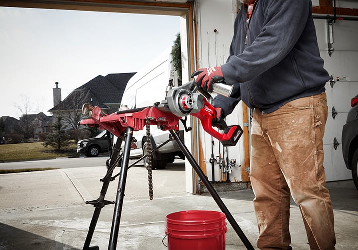 M18 FUEL™ Compact Pipe Threader w/ ONE-KEY™ Kit Image 3
