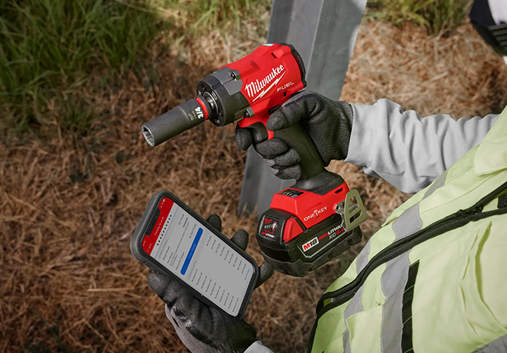 M18 FUEL™ 3/8” Controlled Torque Compact Impact Wrench w/ TORQUE-SENSE™ Image 4