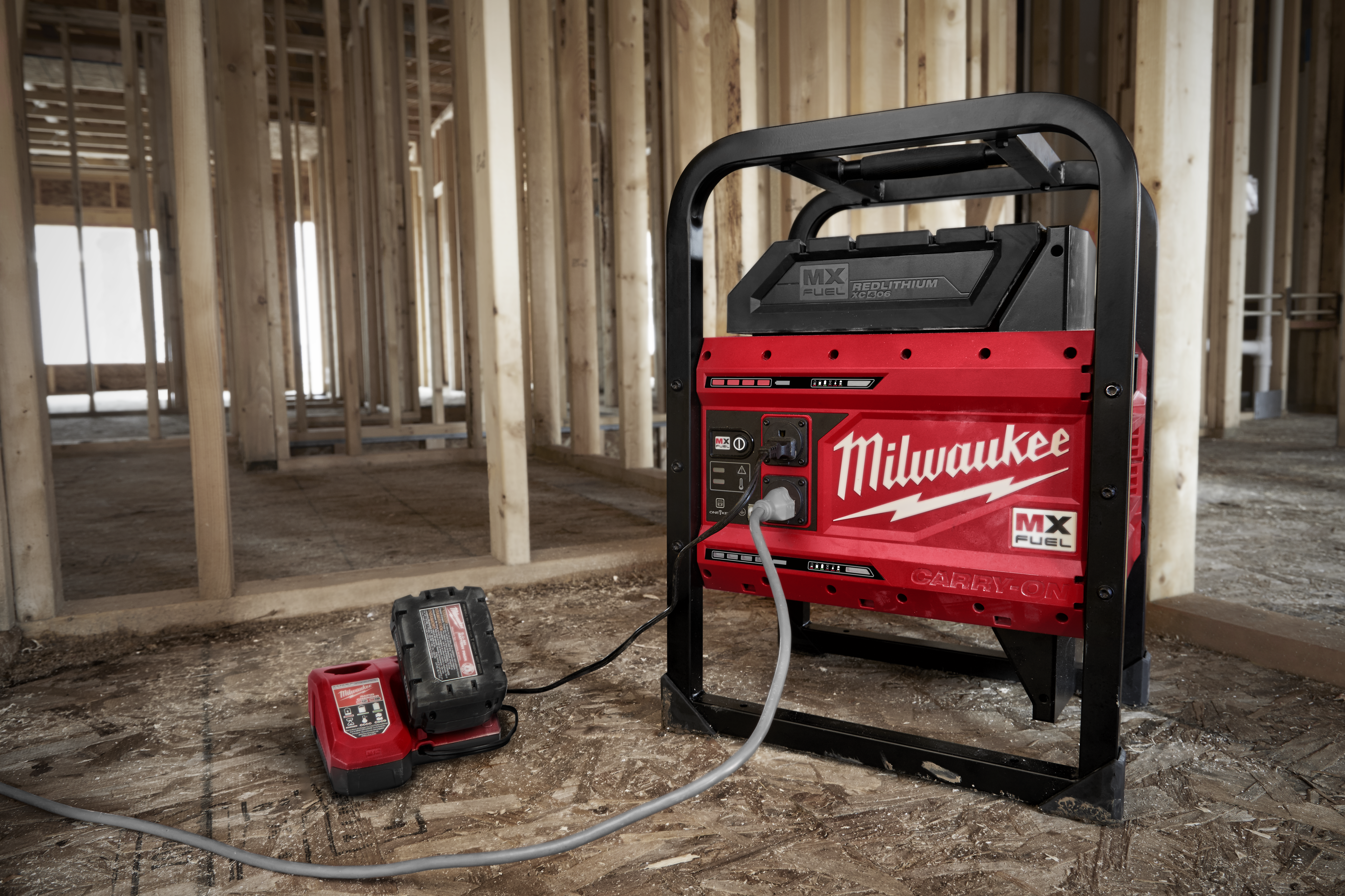 MX FUEL™ CARRY-ON™ 3600W/1800W Power Supply Image 4