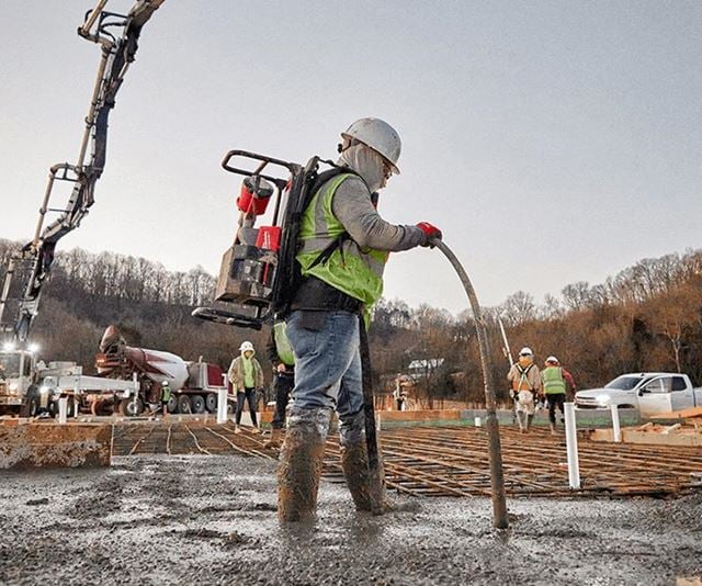 MX FUEL™ Backpack Concrete Vibrator Image 4