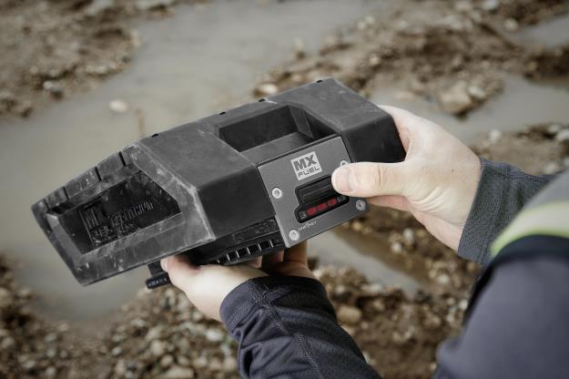 MX FUEL™ XC406 Battery/Charger Expansion Kit Image 4